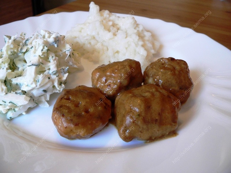 Meat balls with brown sauce