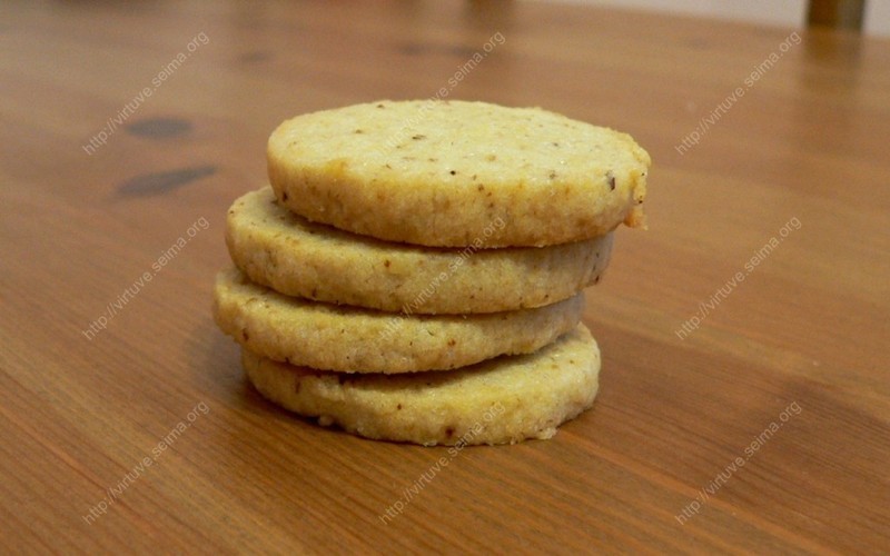 Chilled dough cookies with walnuts