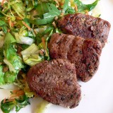 Pork medallions in Maggi Papyrus with healthy salads