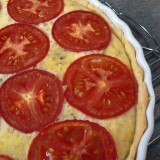 Tuna pie with tomatoes